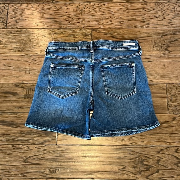Pilcro and the Letterpress Anthropologie Slim
Boyfriend Shorts High Rise Size 28 - Picture 2 of 16
